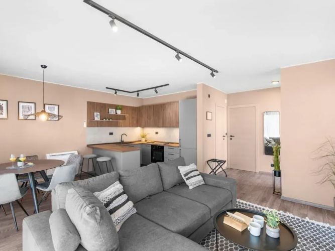 Apartment Near Beach With Pool