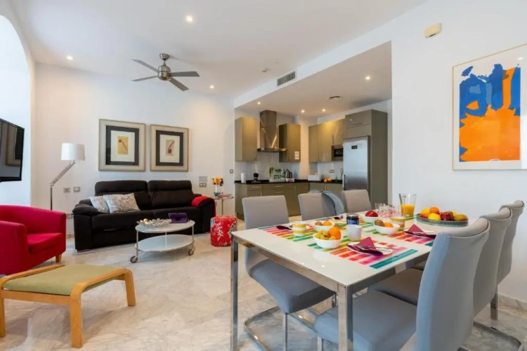 2 Bedrooms Apartment