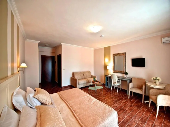 Deluxe Suite