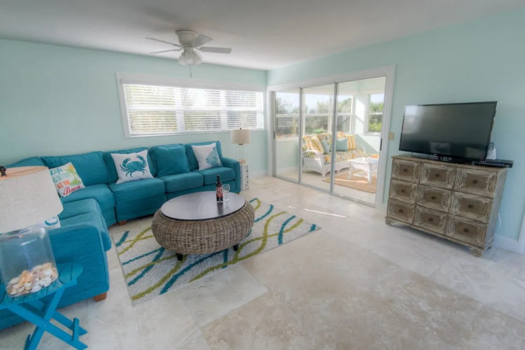 Shells and Sunshine Apartment 3