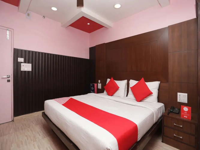 OYO 11061 Hotel Awesome