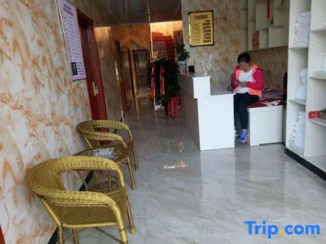 Lvliang Aiqinghai Theme Apartment