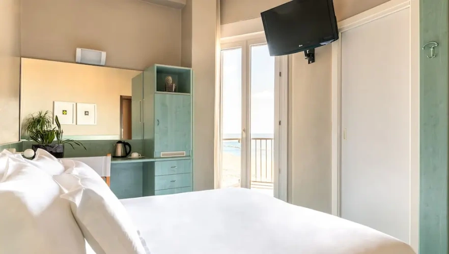Standard Double room with sea view