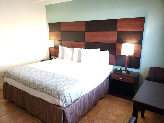 Standard Double room with city view