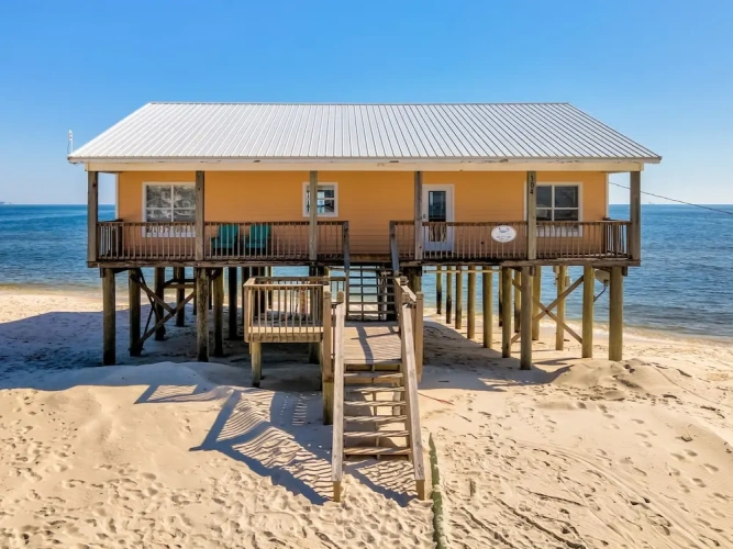 4 Bedrooms Cottage