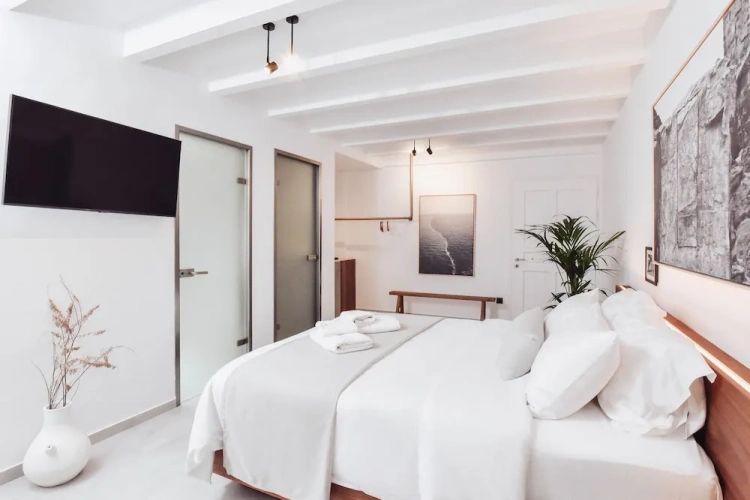 Deluxe Suite with balcony