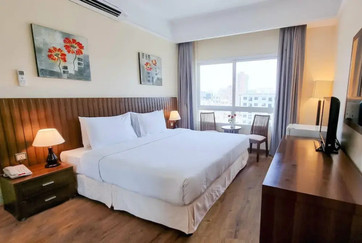 Land Mark Suites Hotel