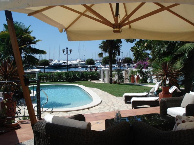 Luxury Villa