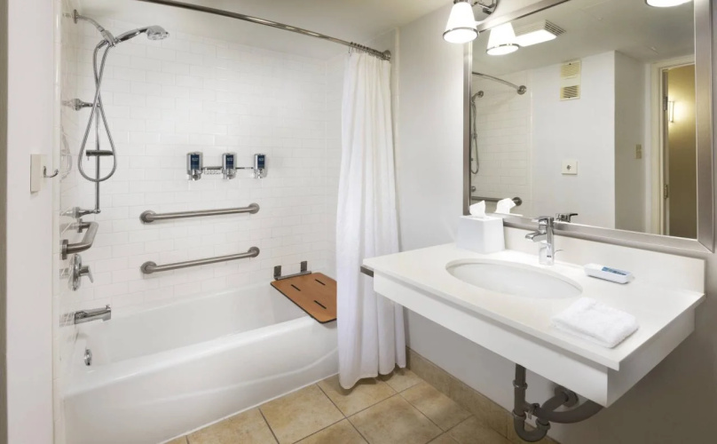 DoubleTree by Hilton Manhattan, KS
