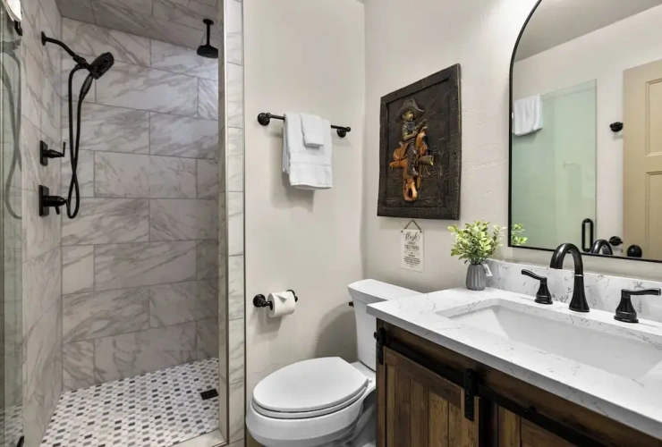 3 Bedrooms Executive Cottage