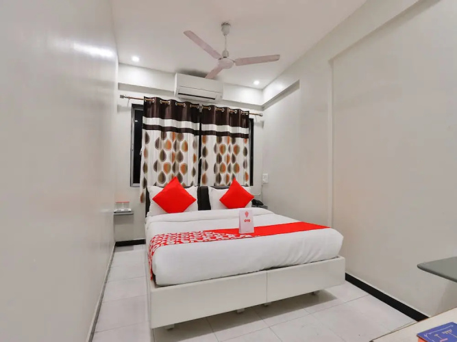 OYO 11578 Nova Hotel Nildeep