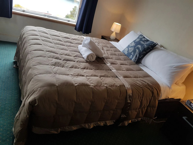 Lakeview Colonial Motel