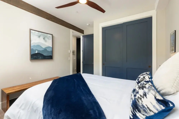 1824 The Seasons 2 Bedroom Townhouse by RedAwning