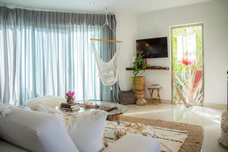 25' Balcony 13' windows Boho Decor Pool Open