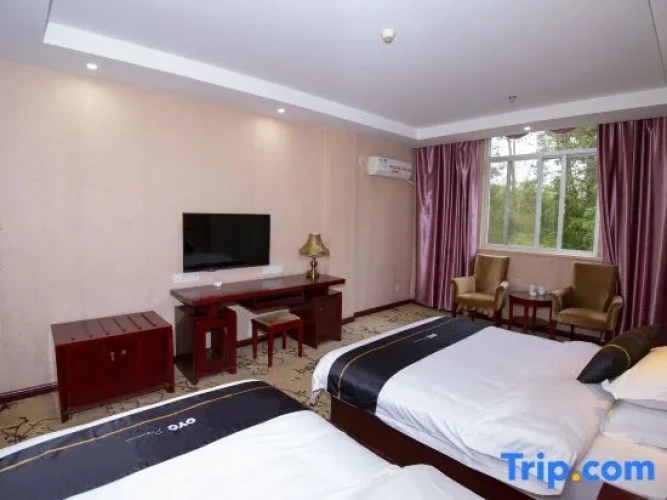 Comfort Triple Family room