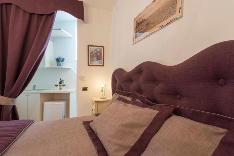 Standard Double room with view