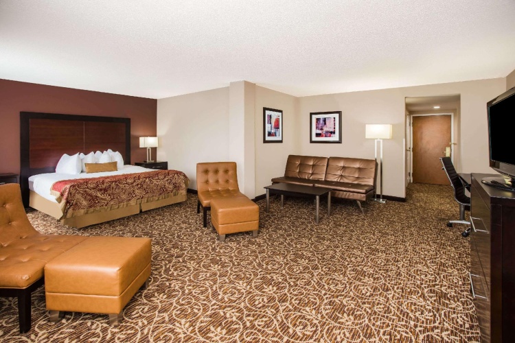 Accessible Double Suite