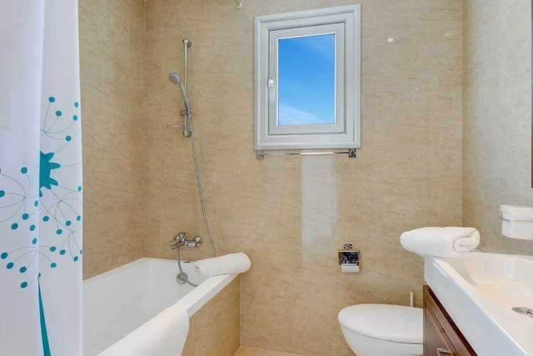 3 Bedrooms Villa with balcony