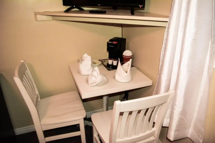 Deluxe Quadruple room with courtyard view
