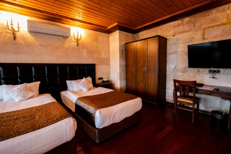 Deluxe Twin Cave Suite