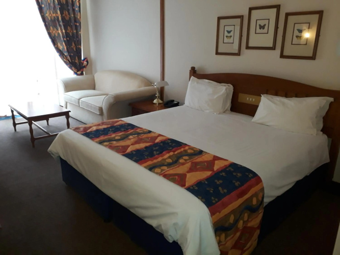 African Sky Hotels - Pine Lake Inn