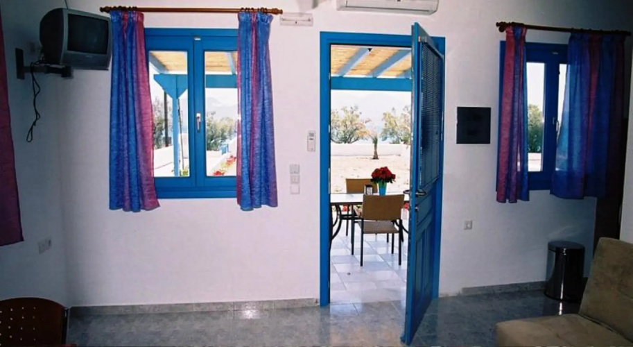 Moustakas Apartments