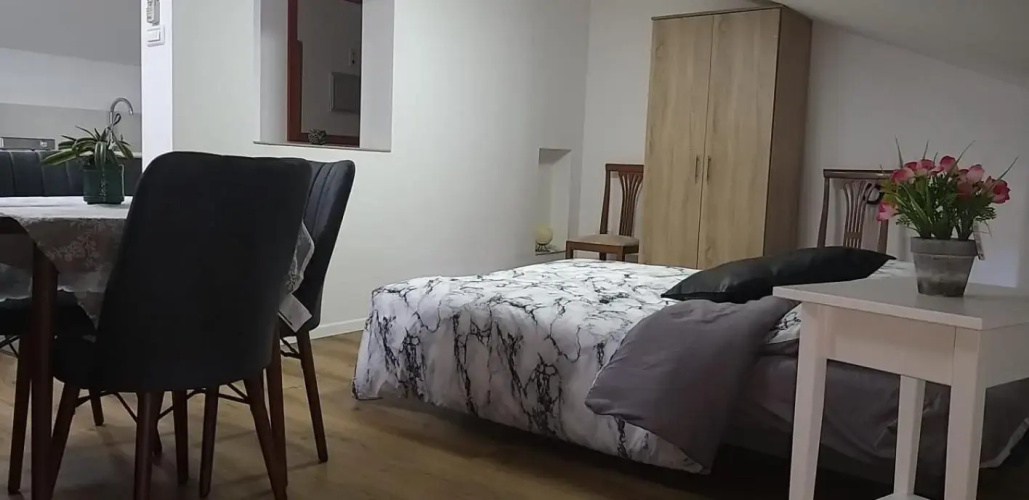 Attic Ben Gurion 42