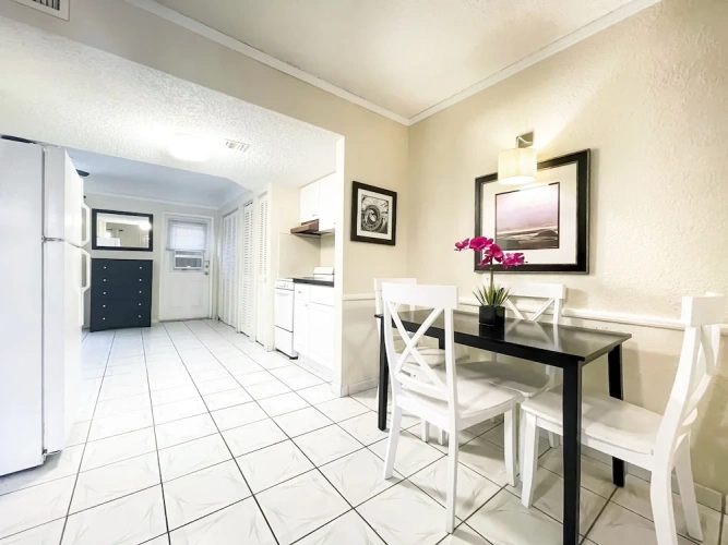 1 Bedroom Suite
