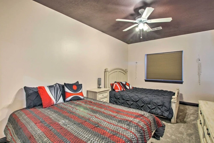 5 Bedrooms Cottage