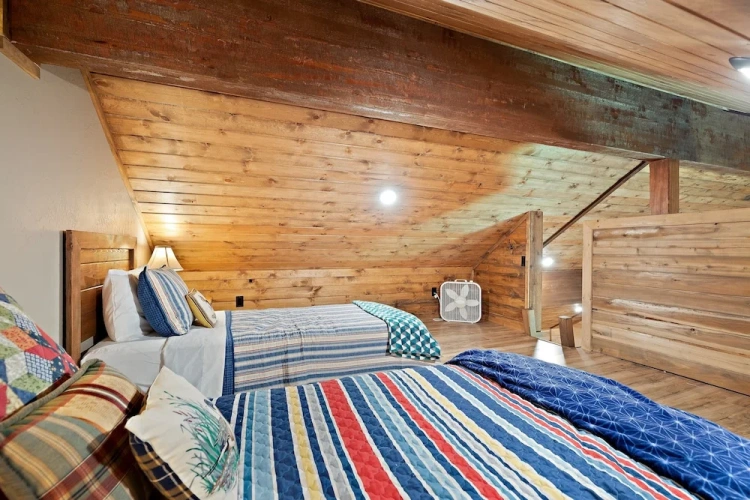 5 Bedrooms Villa