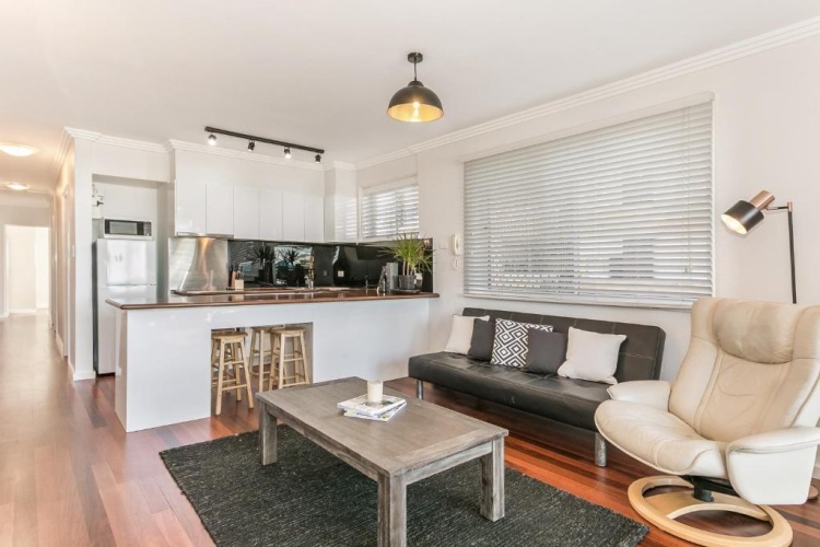 3 Bedrooms Apartment