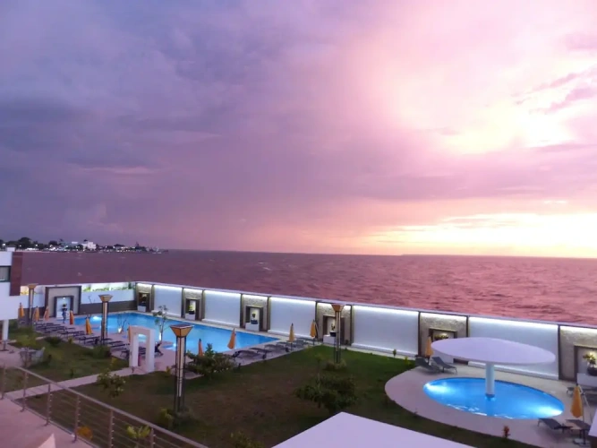 2 Bedrooms Suite with ocean view