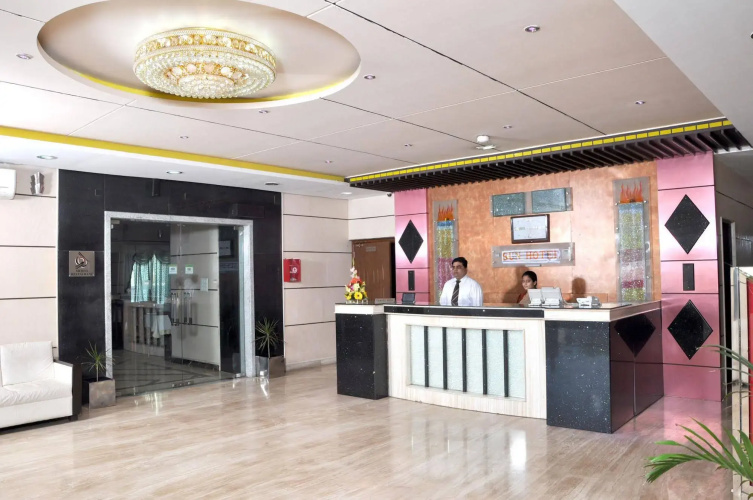 Foxoso Taj View Hotel