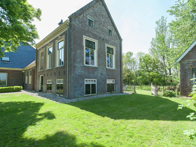 Idyllic Rural Home With Bikes