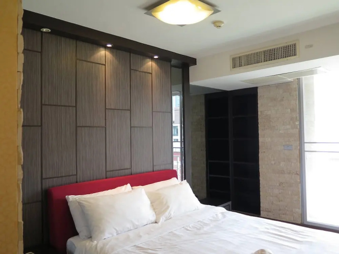 7A - 2 Bedrooms and 2 Bathrooms Located at Downtown Apartment With Shared Pool