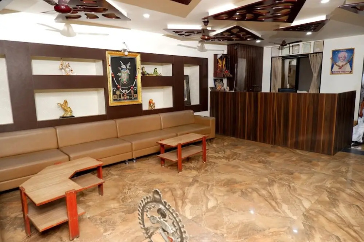 OYO 3737 Hotel City Palace