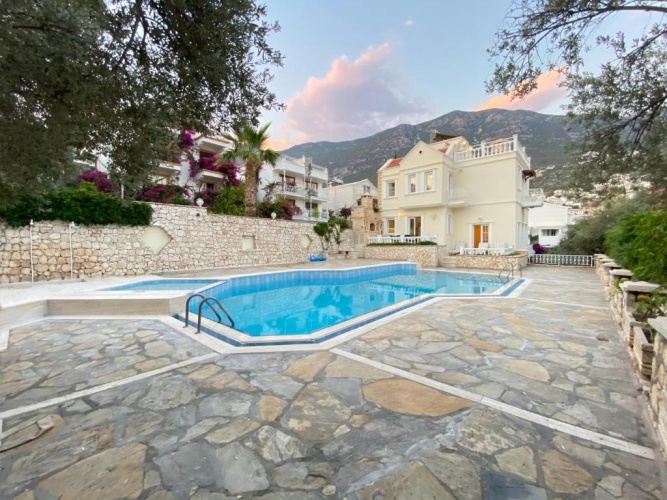 2 Bedrooms Villa with balcony and with view