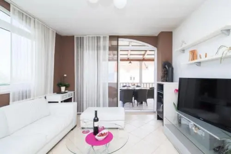 Apartment Eden