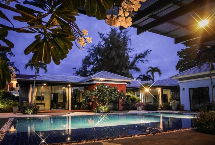 3 Bedrooms Deluxe Villa with pool view
