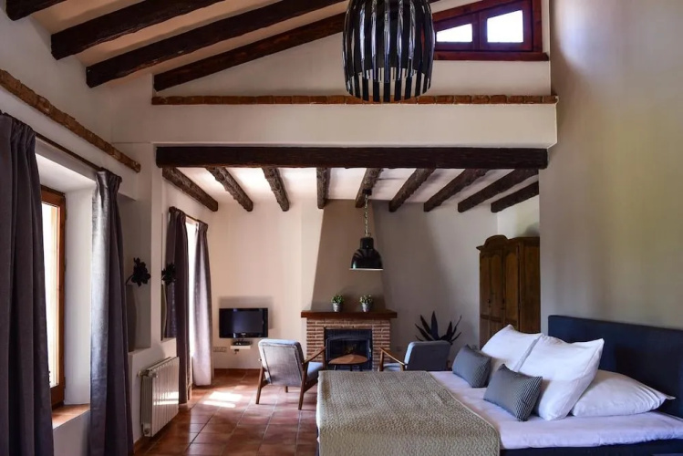 1144 Villa la Perla