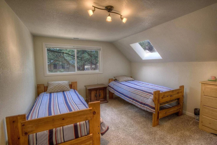 Corner Pocket Chalet