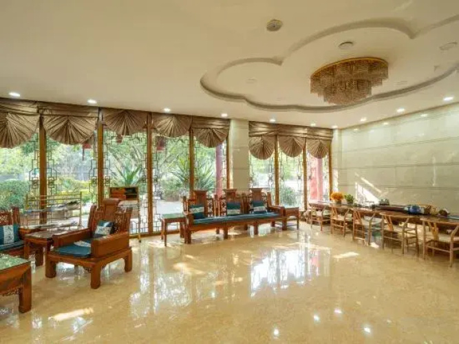 Zhenyuan Longrui Hotel