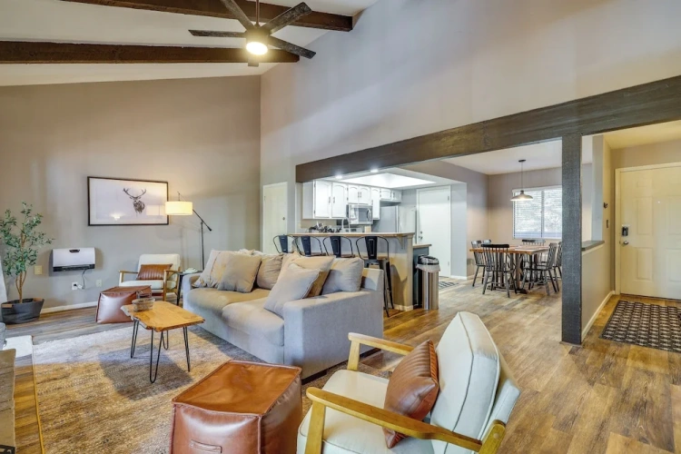 2 Bedrooms Apartment