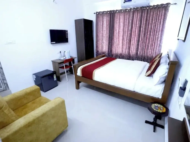 Deluxe Double room with balcony and with city view