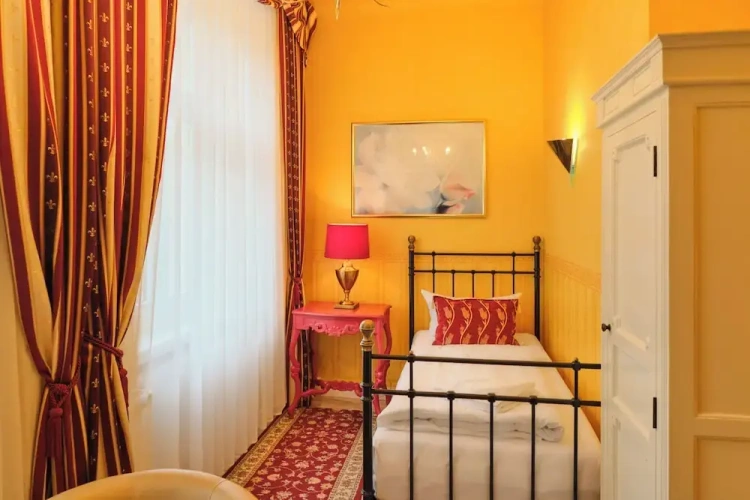Classic Single room