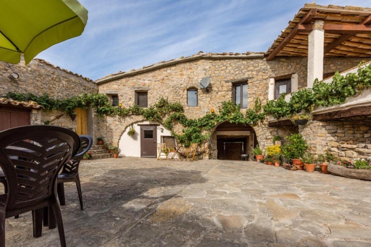 2 Bedrooms Cottage