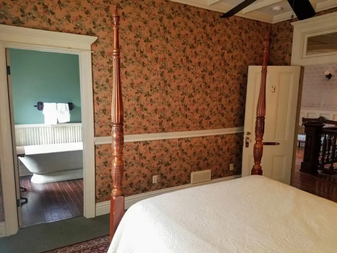 Iron Horse Hotel