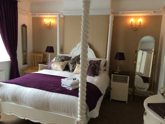 Standard Double Basement room