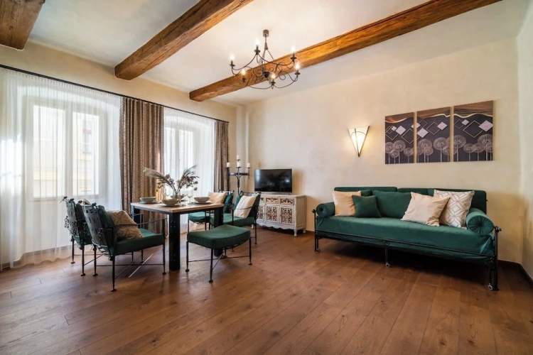 Deluxe Basement Suite
