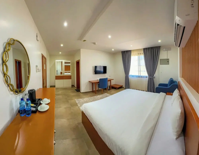 Express City Hotel